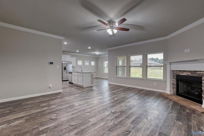 Building Photo - Coming Soon - Experience the Charm of the Oak Forest Neighborhood