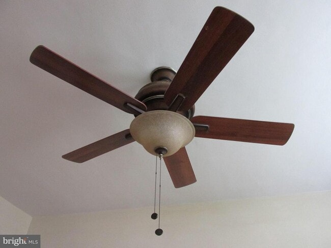 Building Photo - 5635 Oregon Ave