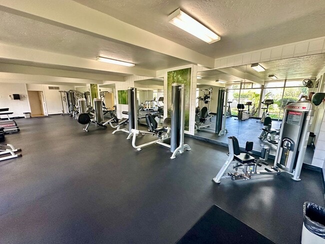 Building Photo - Beautiful condo in resort community