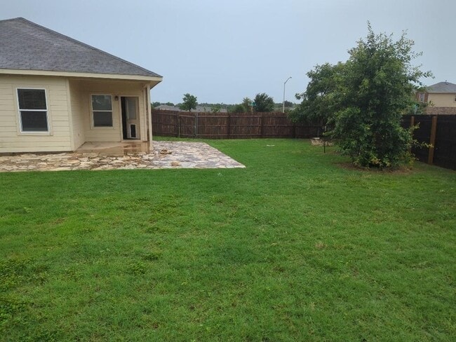 Building Photo - 409 Sabina Dr