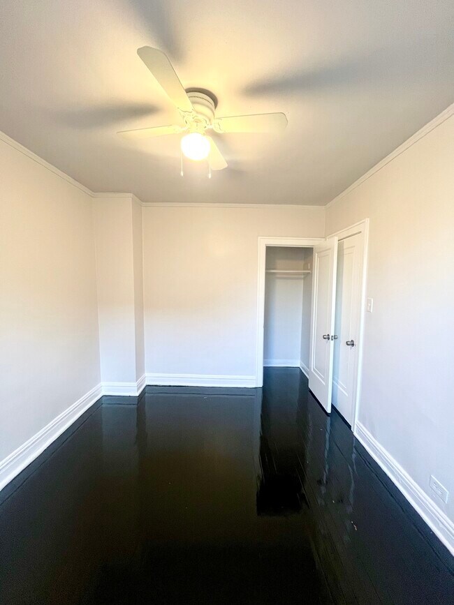 Building Photo - 4134 W 24th Pl