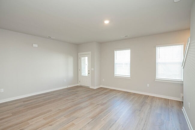 Building Photo - 4509 Sardius Dr