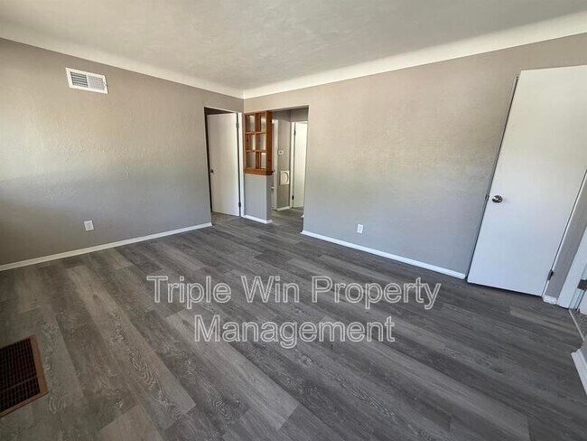 Building Photo - 24 Barto Dr