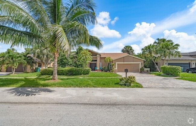 Building Photo - 6585 NW 46th St