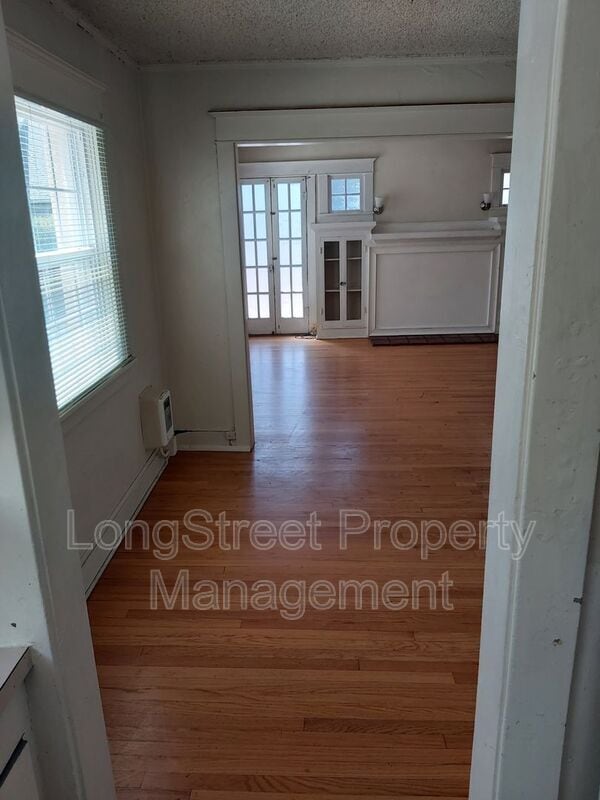 Building Photo - 205 NW Kings Blvd