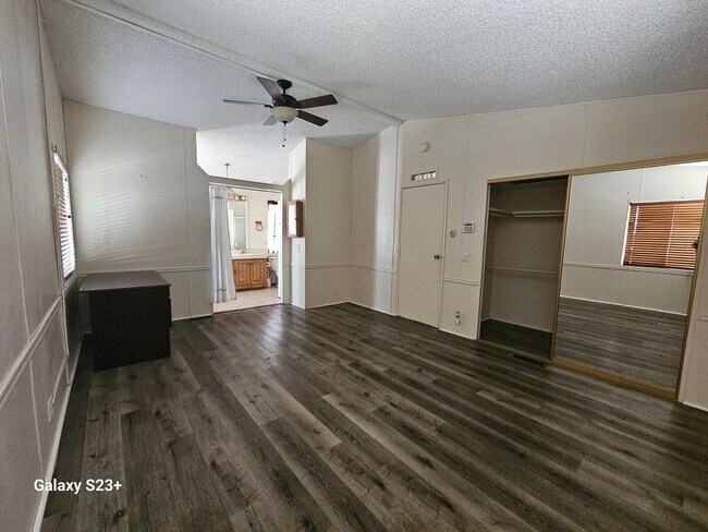 Building Photo - 15300 Palm Dr