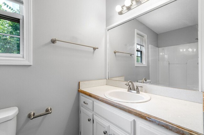 Building Photo - 339 Pioneer Dr