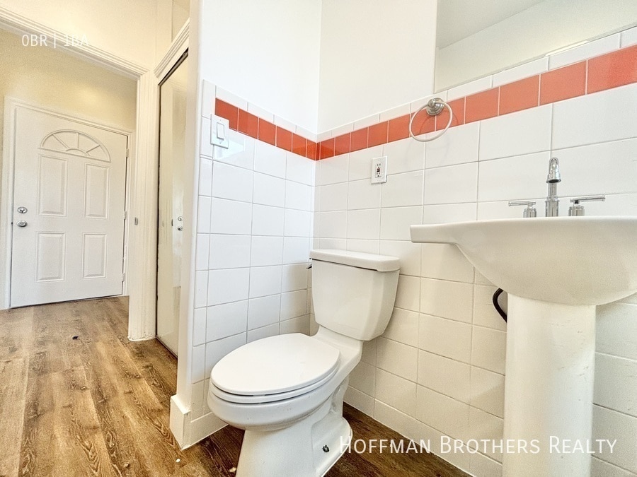 Building Photo - 1234 N Berendo St