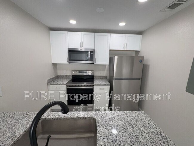 Building Photo - 5485 SE 30th Pl