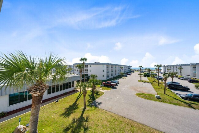 Building Photo - 400 Plantation Rd