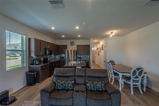 Building Photo - 3005 Suncoast Blend Dr