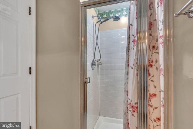 Building Photo - 9354 Sombersby Ct