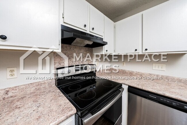 Building Photo - 12038 Stoney Crossing