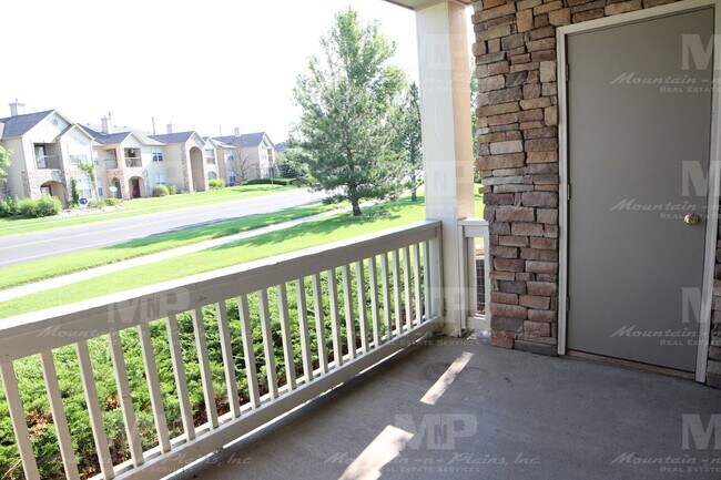 Building Photo - 5225 White Willow Dr