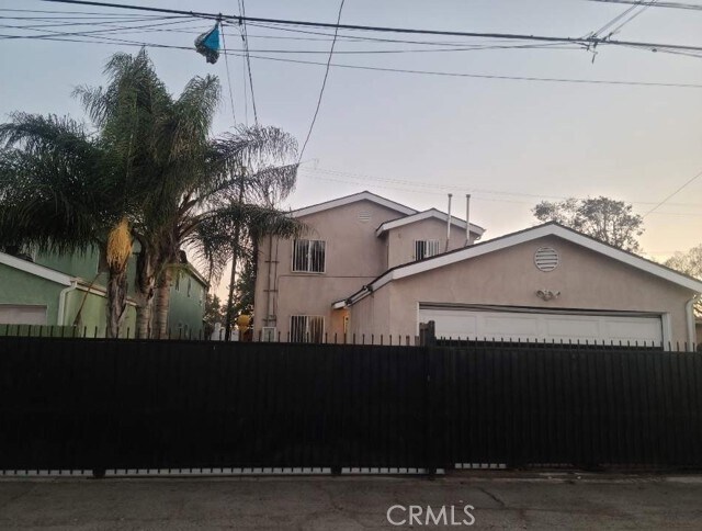 Building Photo - 635 E 79th St