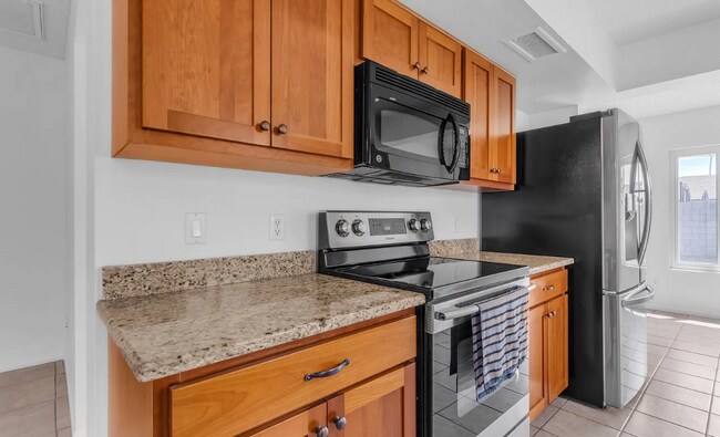 Building Photo - 2935 S Mollera