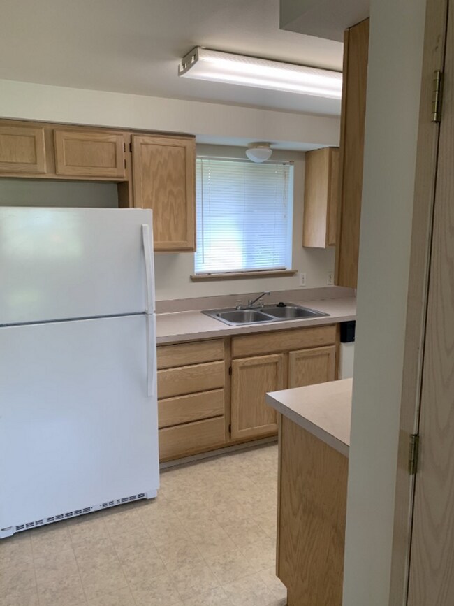 Building Photo - 321-R Street SE