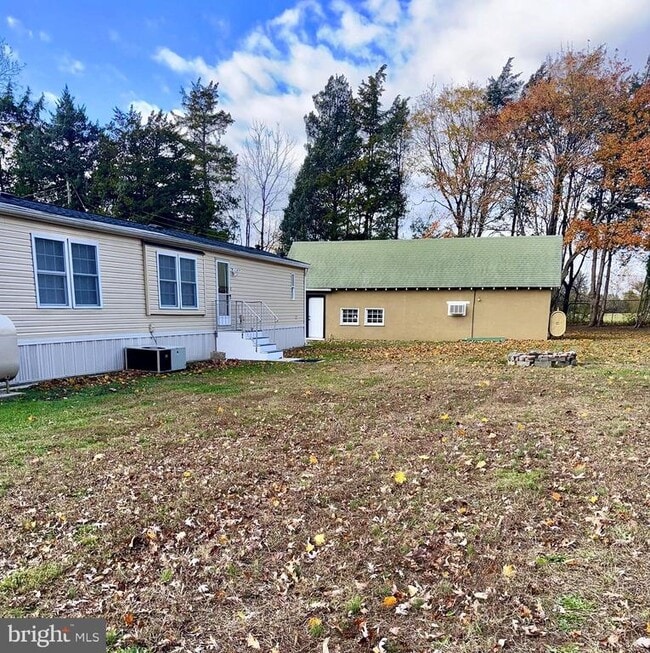 Building Photo - 1616 N Main St