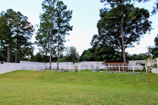 Building Photo - 3116 Pinot Way