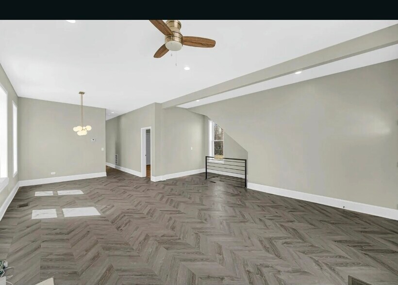 Building Photo - 5626 S Wells St