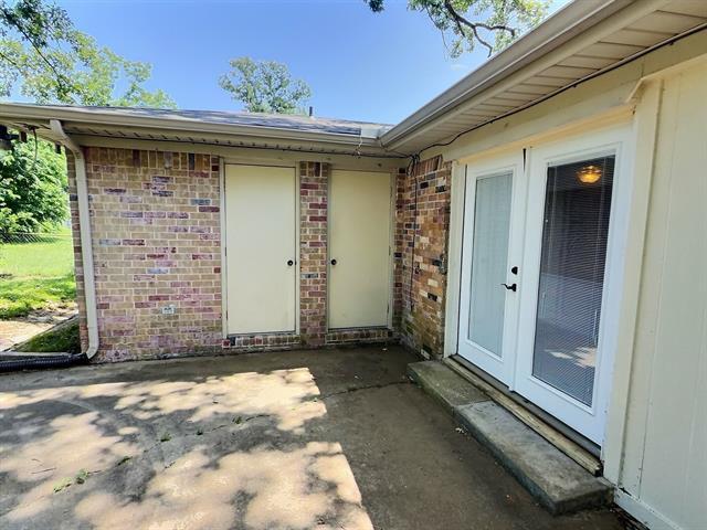 Building Photo - 111 E Doris Dr