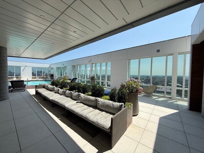 Building Photo - 188 Brookline Ave