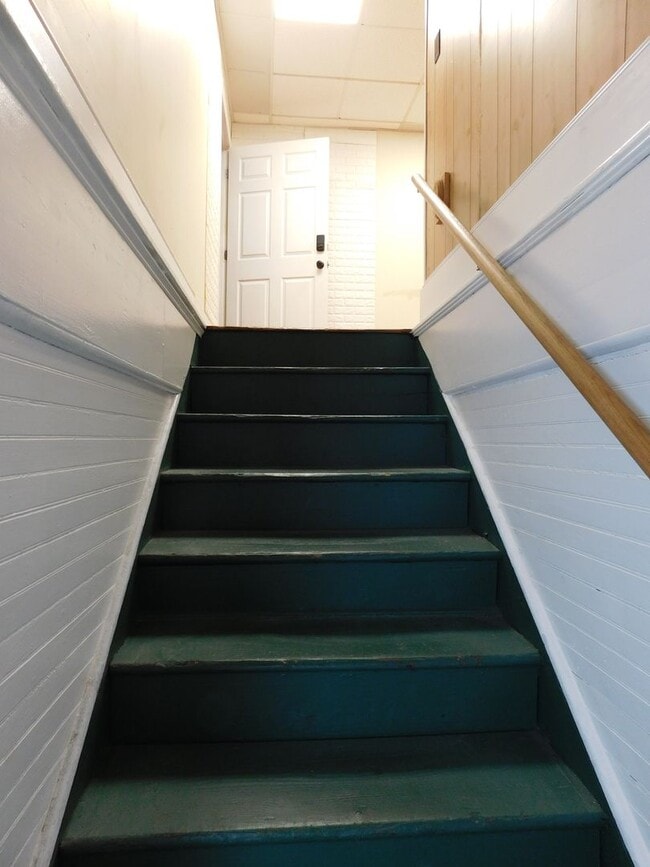 Building Photo - 216 Middle St