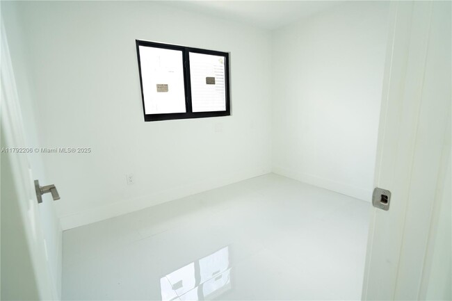 Building Photo - 6791 SW 25th St