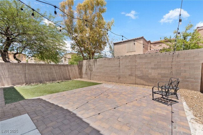 Building Photo - 8938 Bonneville Peak Ct