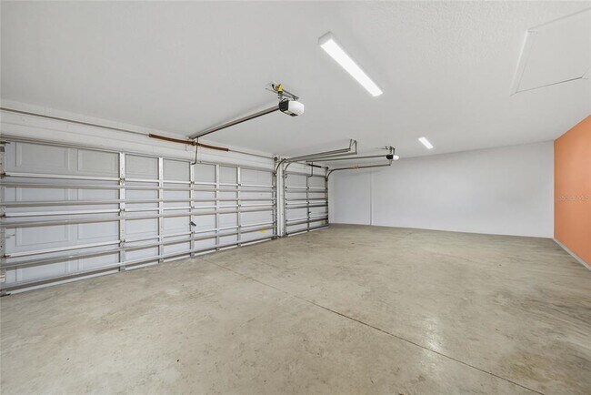 Building Photo - 16534 Delia St