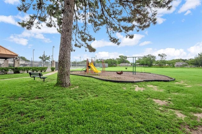 Building Photo - 6652 Montauk Dr