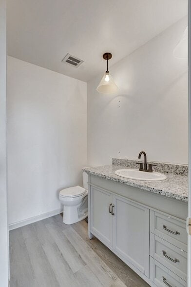 Building Photo - 6469 Fleetwood Dr