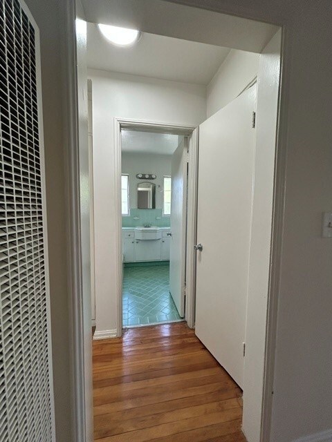 Floorplan - 1340 N. June St/6616-6622 De Longpre Ave.