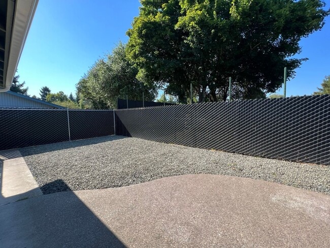 Building Photo - Beautifully Landscaped Two Bedroom