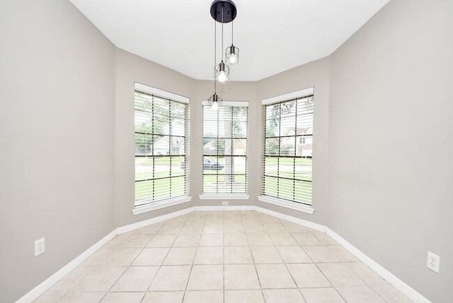 Building Photo - 15739 Oak Mountain Dr