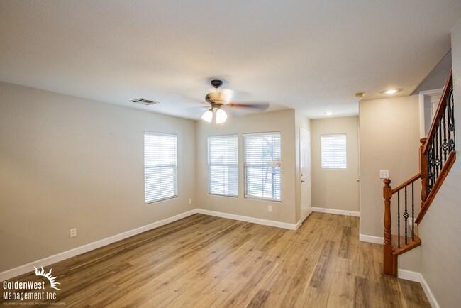 Building Photo - Beautiful 3Bdm 2.5Ba Home in Las Vegas!