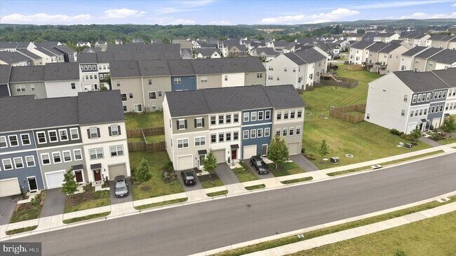 Building Photo - 246 Norland Knoll Dr