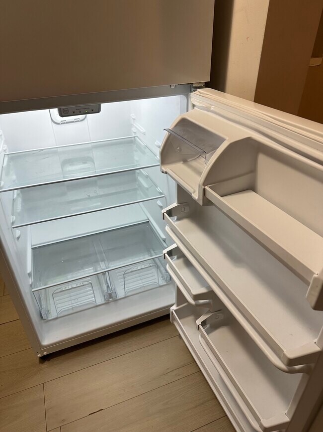 Fridge - 120 Chappell Rd SW