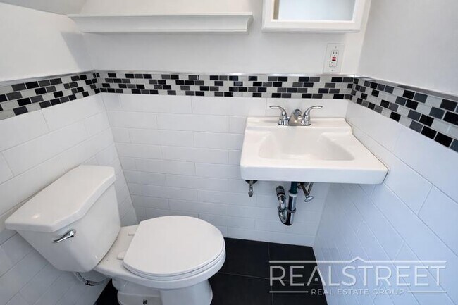 Floorplan - 148 Tompkins Ave