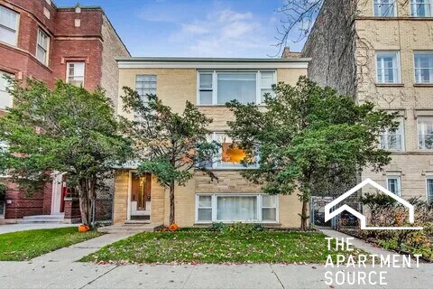 Building Photo - 7528 N Claremont Ave