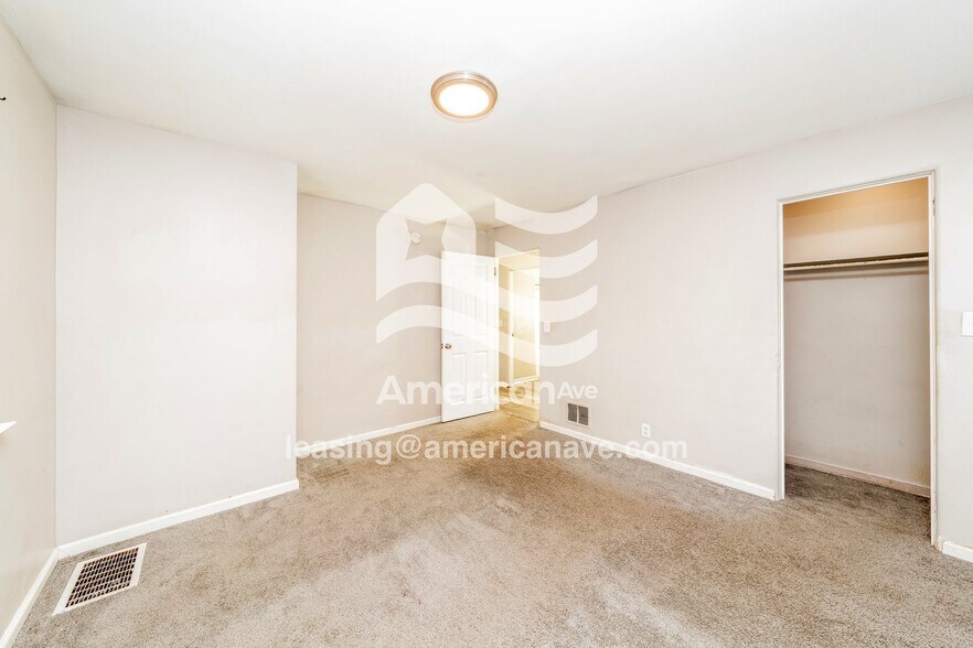 Building Photo - 85 Mc Ardle St