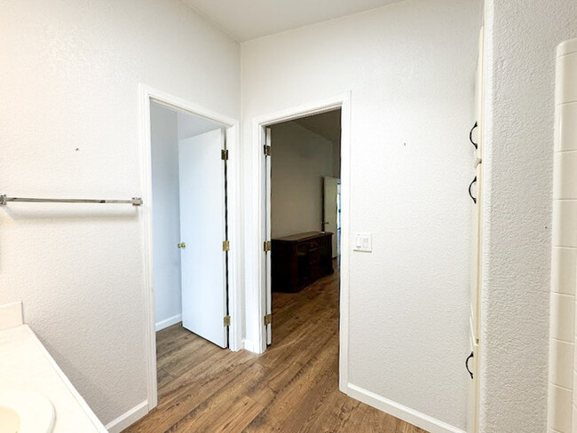 Building Photo - 2Bed/2Bath House at Hawes/Southern! $1499 ...