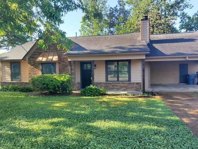 Primary Photo - 7643 Ivy Hollow Dr