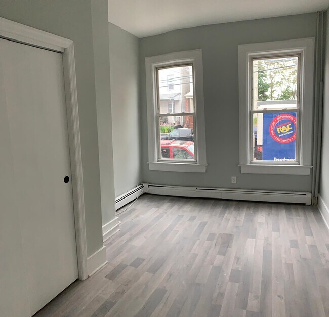 Building Photo - 224 Ripley Pl