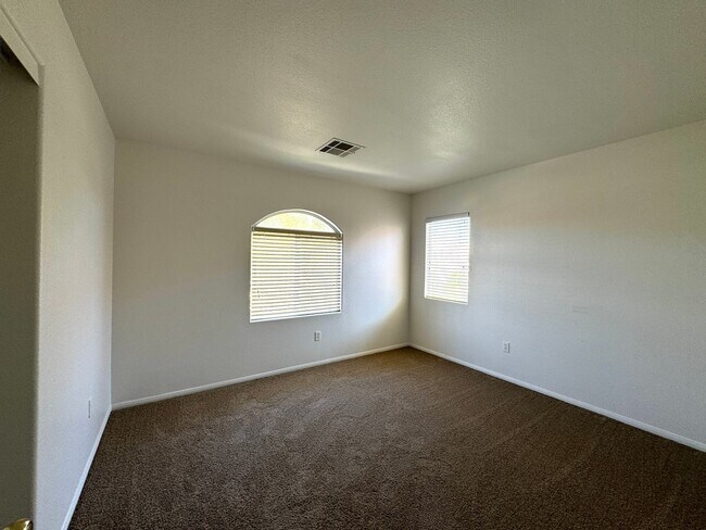 Building Photo - 6839 Scarlet Flax St