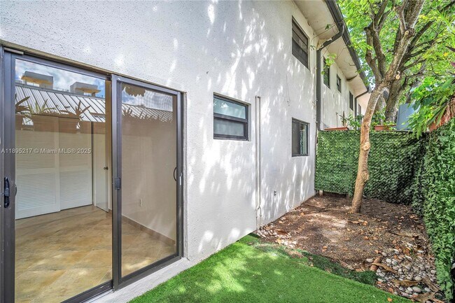 Building Photo - 3265 Virginia St