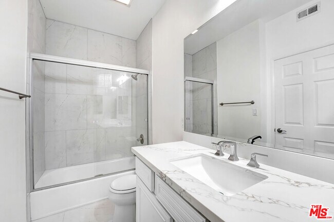 Building Photo - 5430 Bellingham Ave