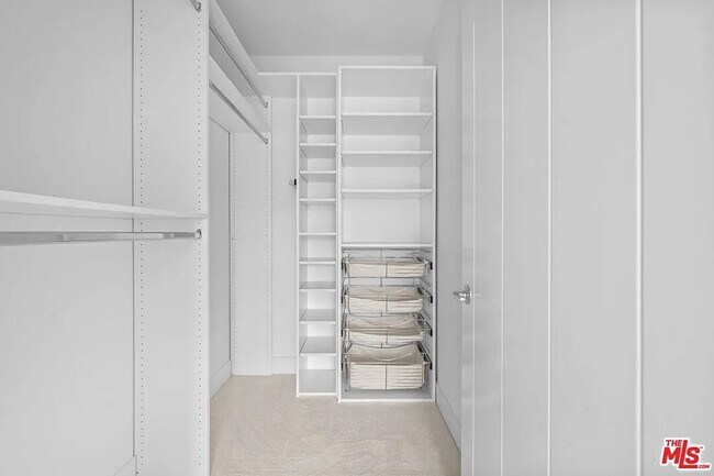 Building Photo - Beautiful Playa Vista Home With In Unit La...