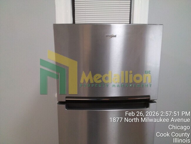 Building Photo - Spacious Studio with Hardwood Floors and Stainless Steel Appliances – Prime Milwaukee Ave Location