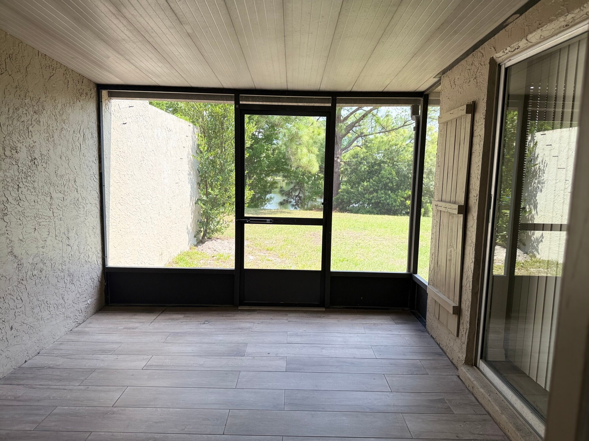 Building Photo - 160 Clear Lake Cir